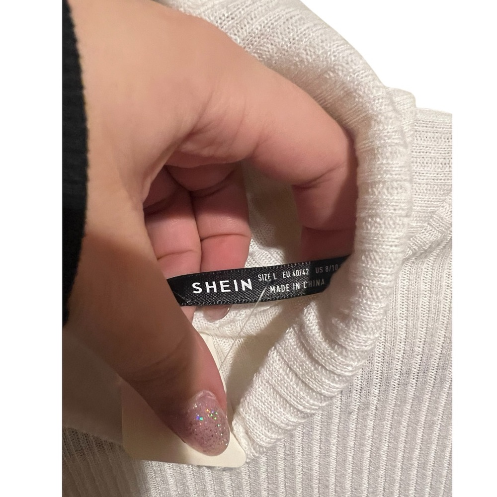 ✨Two Colored Turtle Neck✨ - Picture 3 of 6